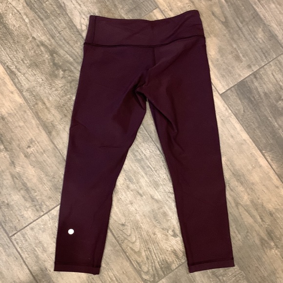 Lululemon cropped legging - Picture 2 of 4